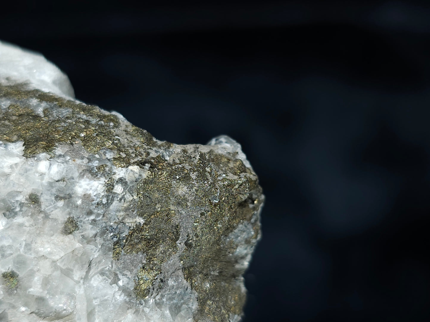 #33672 Super clear Nailhead Spar Calcite cluster and Chalcopyrite ore and multiple small fossils in the matrix