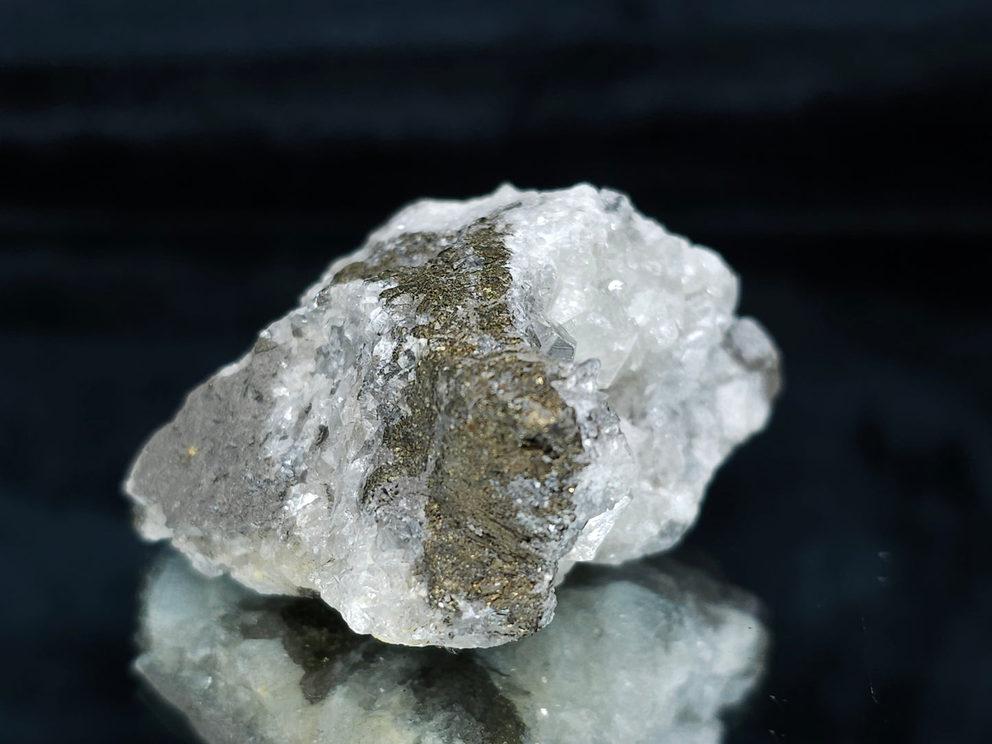 #33672 Super clear Nailhead Spar Calcite cluster and Chalcopyrite ore and multiple small fossils in the matrix