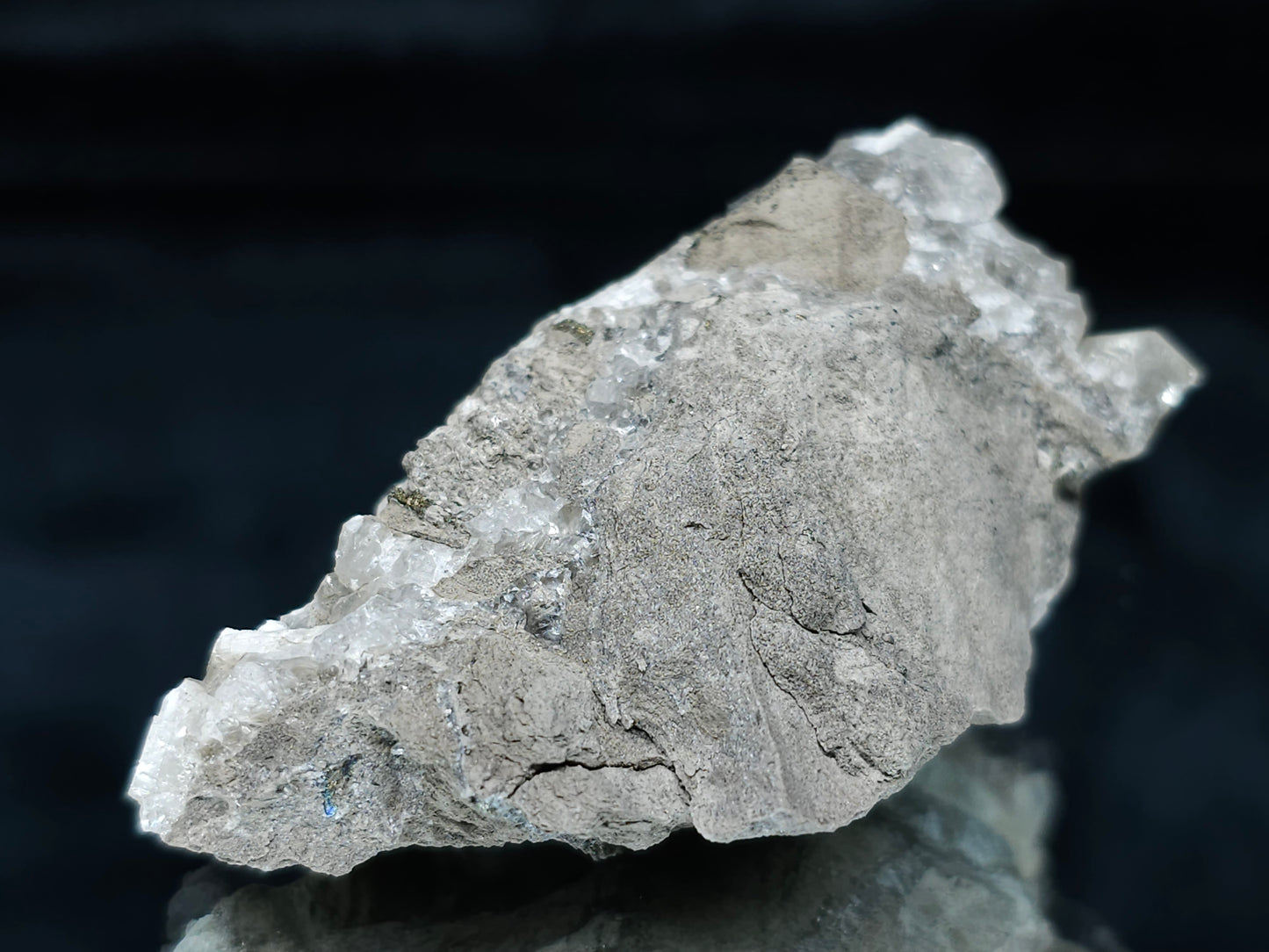 #33674 Super clear Nailhead Spar Calcite cluster and Chalcopyrite ore and multiple small fossils in the matrix