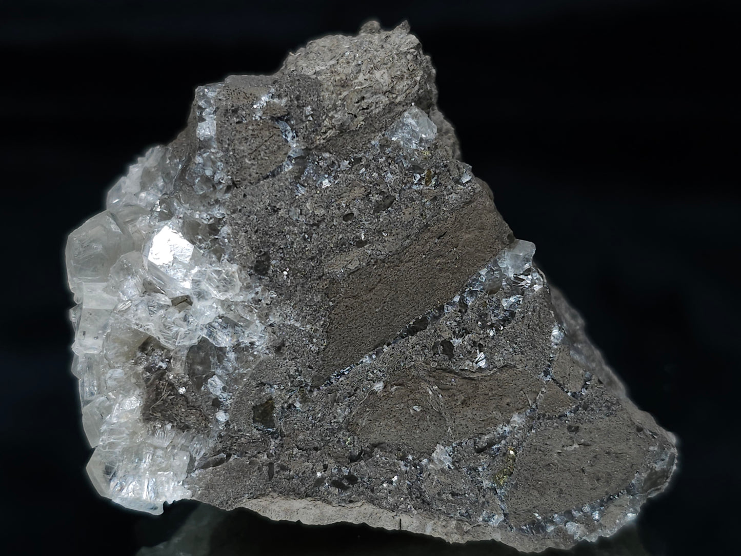 #33675 Super clear Nailhead Spar Calcite cluster and Chalcopyrite ore and multiple small fossils in the matrix