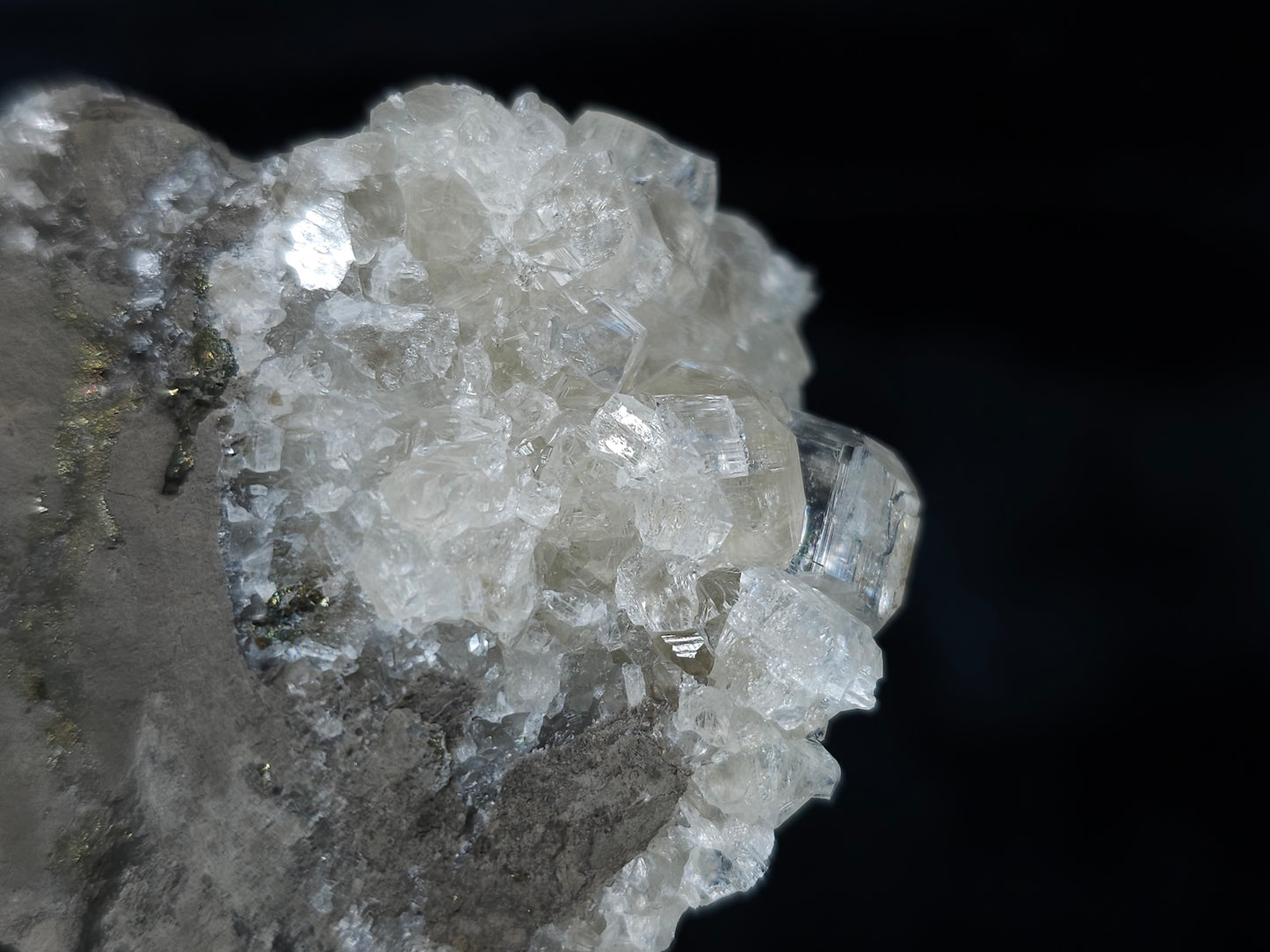 #33676 Super clear Nailhead Spar Calcite cluster and Chalcopyrite ore and multiple small fossils in the matrix