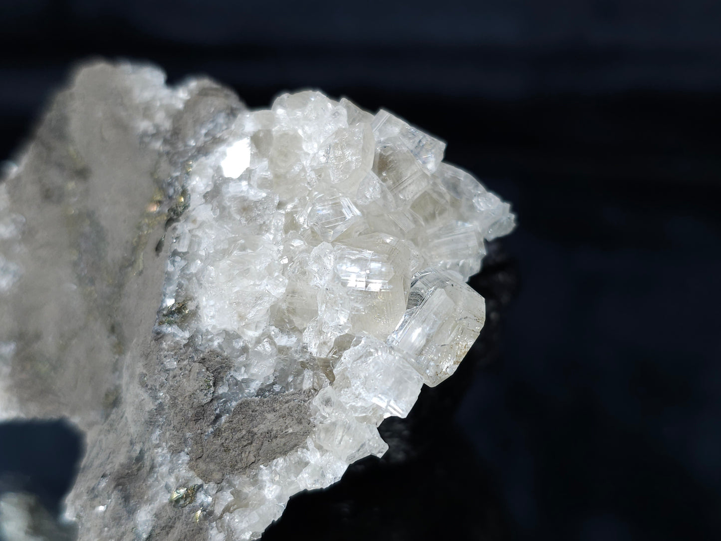 #33676 Super clear Nailhead Spar Calcite cluster and Chalcopyrite ore and multiple small fossils in the matrix