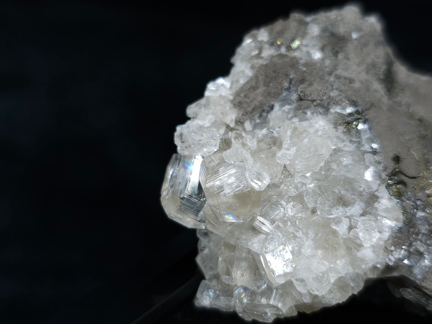 #33676 Super clear Nailhead Spar Calcite cluster and Chalcopyrite ore and multiple small fossils in the matrix