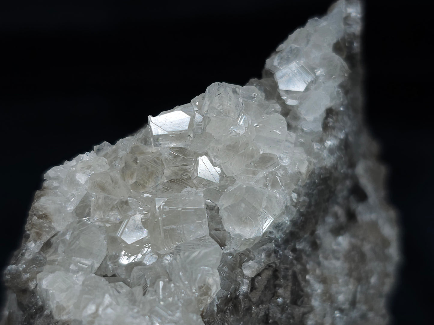 #33678 Super clear Nailhead Spar Calcite cluster and Chalcopyrite ore and multiple small fossils in the matrix