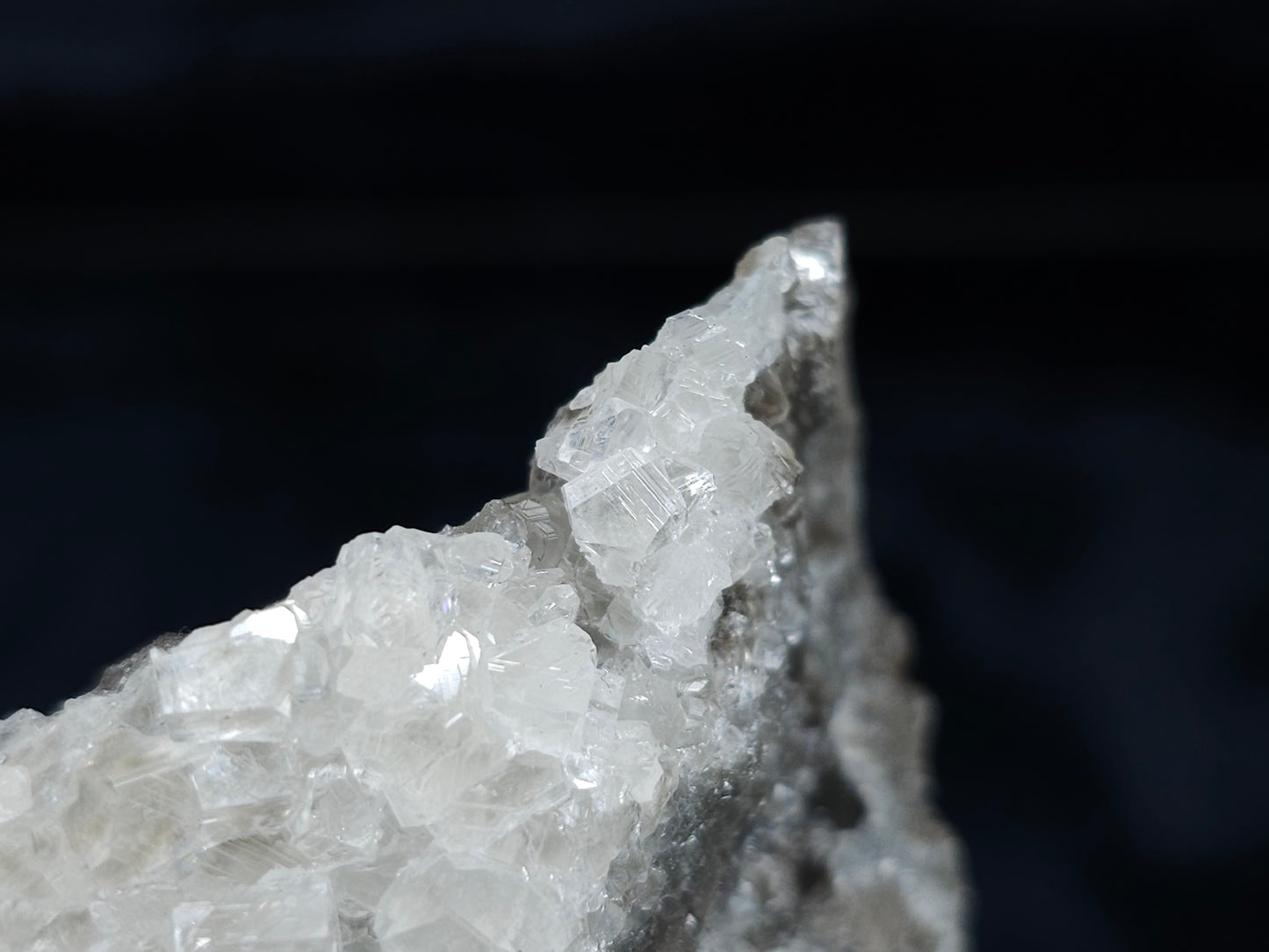 #33678 Super clear Nailhead Spar Calcite cluster and Chalcopyrite ore and multiple small fossils in the matrix