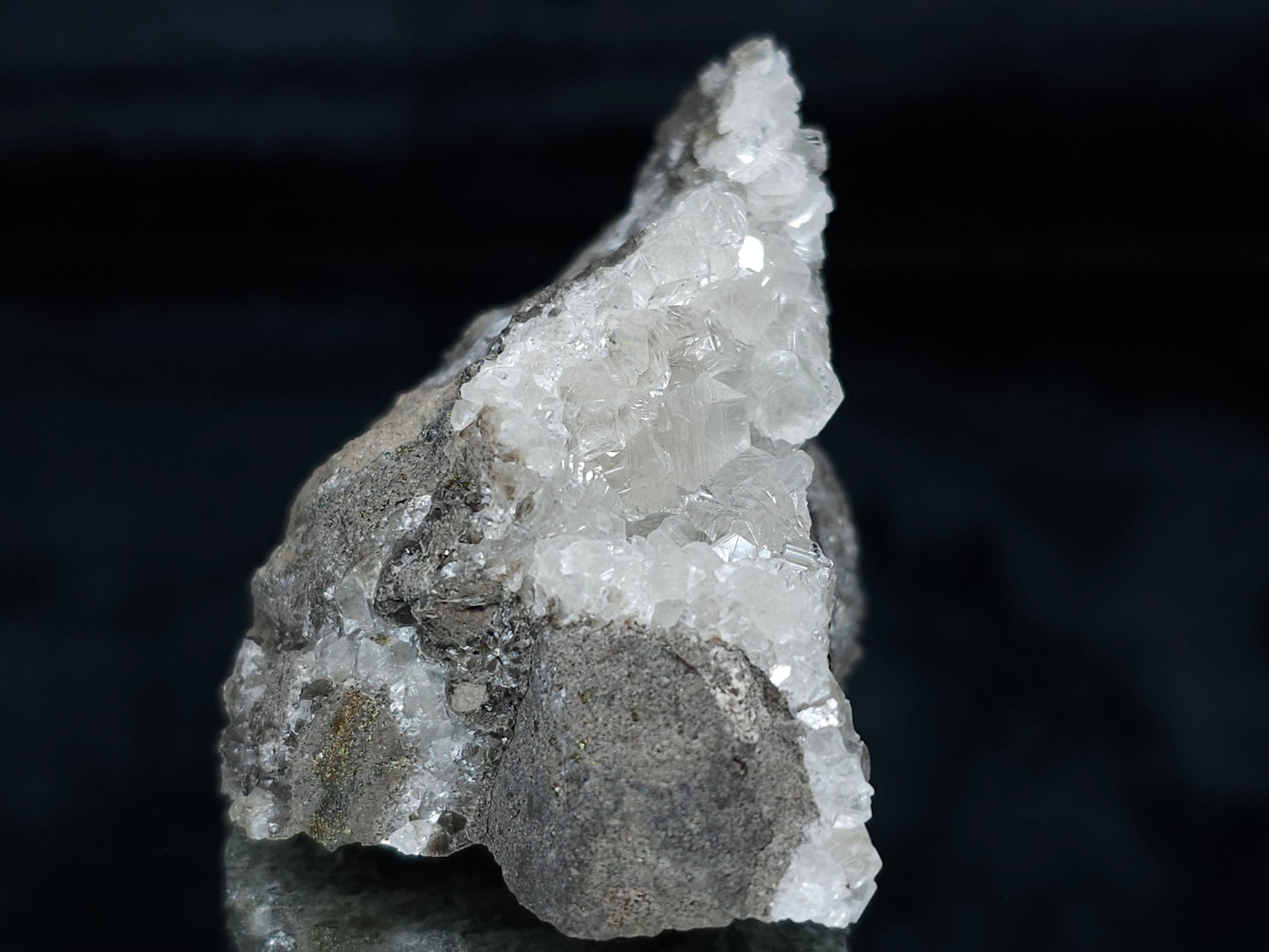 #33678 Super clear Nailhead Spar Calcite cluster and Chalcopyrite ore and multiple small fossils in the matrix