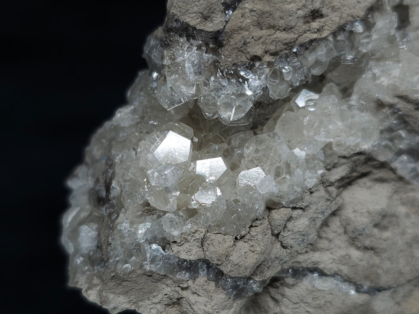 #33681  Super clear Nailhead Spar Calcite cluster and geode it also have Chalcopyrite ore and multiple small fossils in the matrix