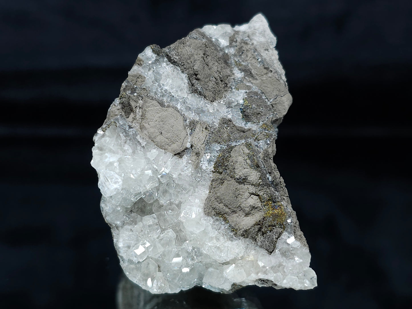 #33684 Super clear Nailhead Calcite Spar cluster and Chalcopyrite ore and multiple small fossils in the matrix