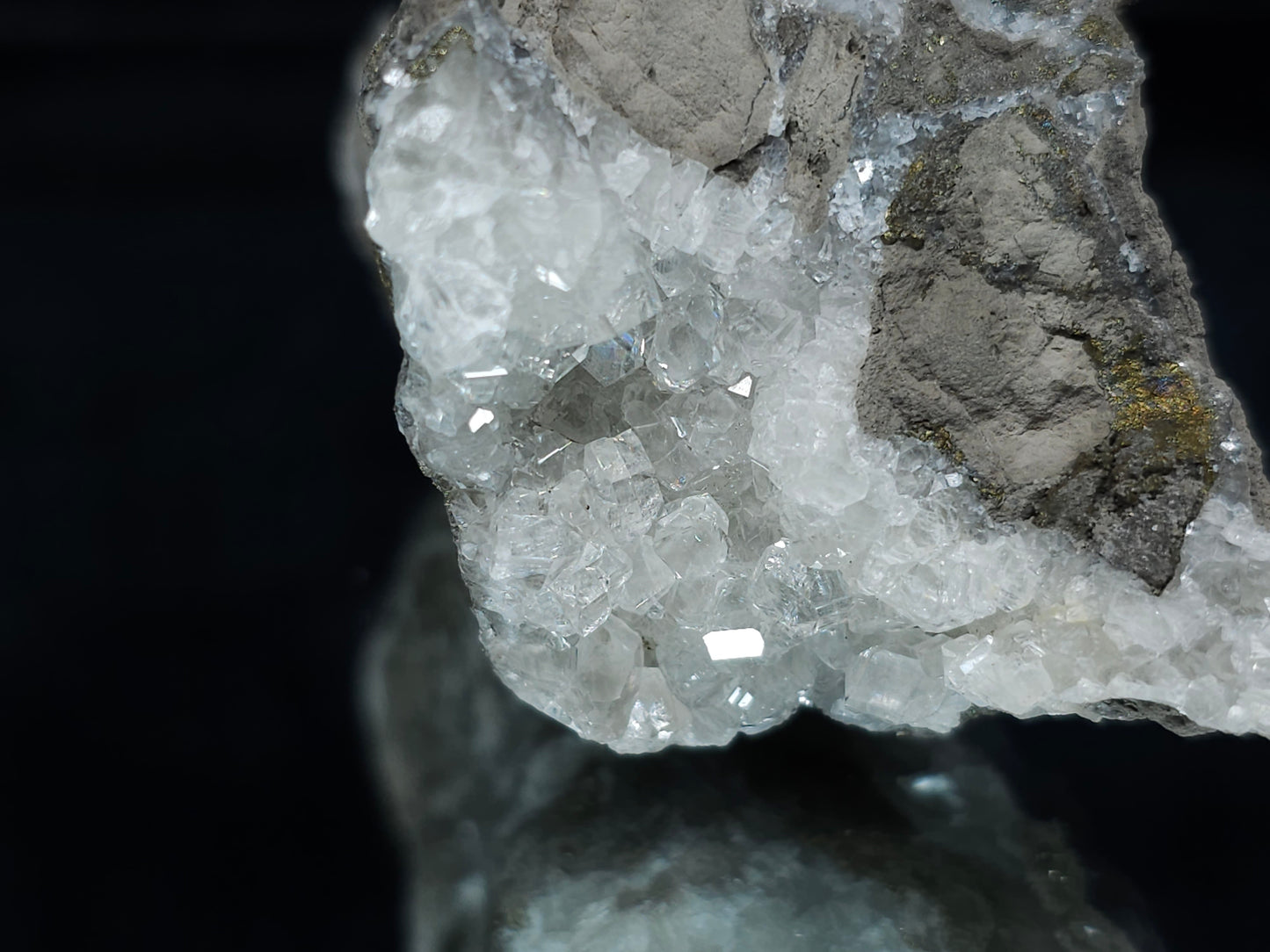 #33684 Super clear Nailhead Calcite Spar cluster and Chalcopyrite ore and multiple small fossils in the matrix