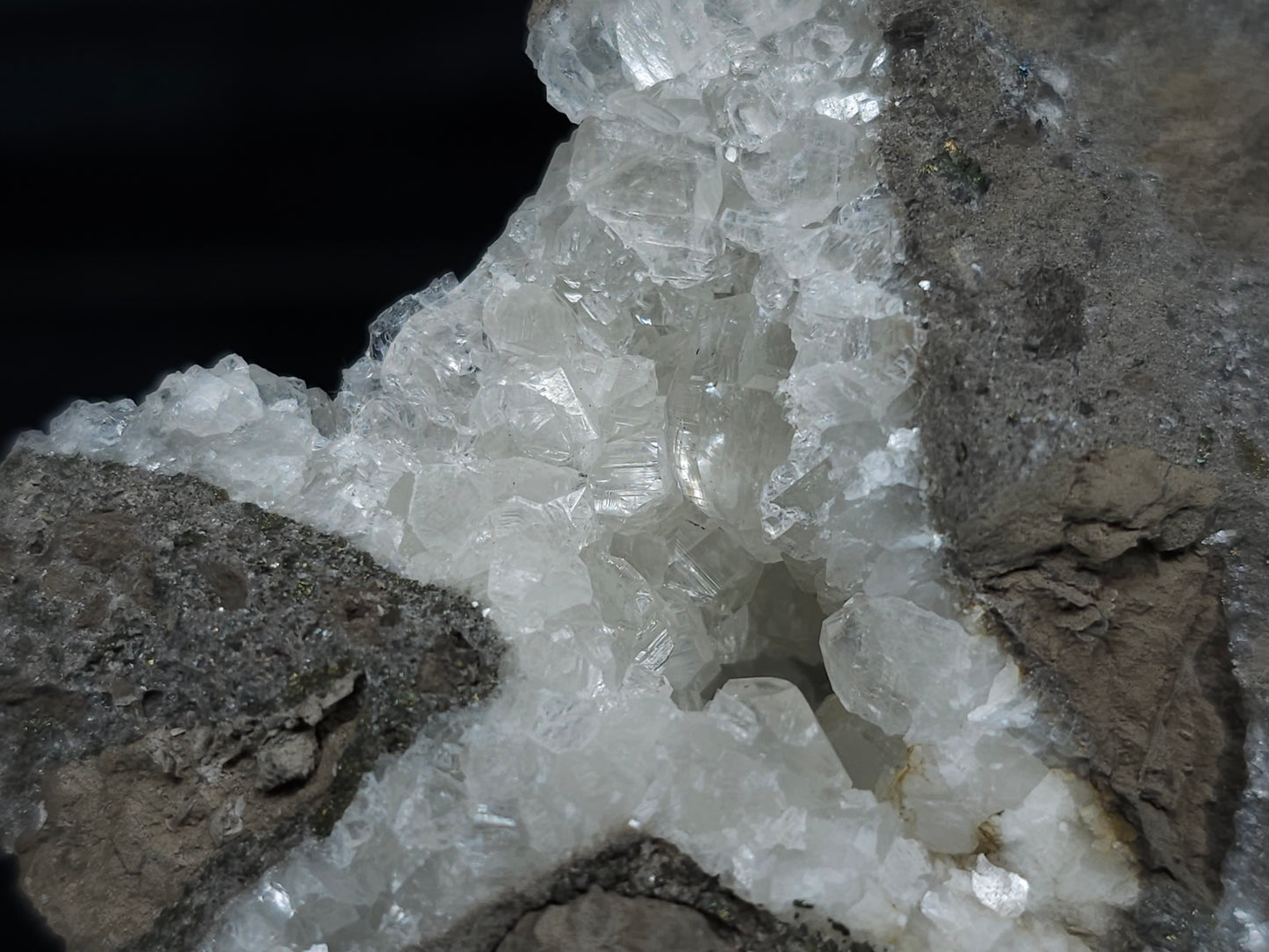 #33685 Super clear Nailhead Spar Calcite geode and  Chalcopyrite ore and multiple small fossils in the matrix