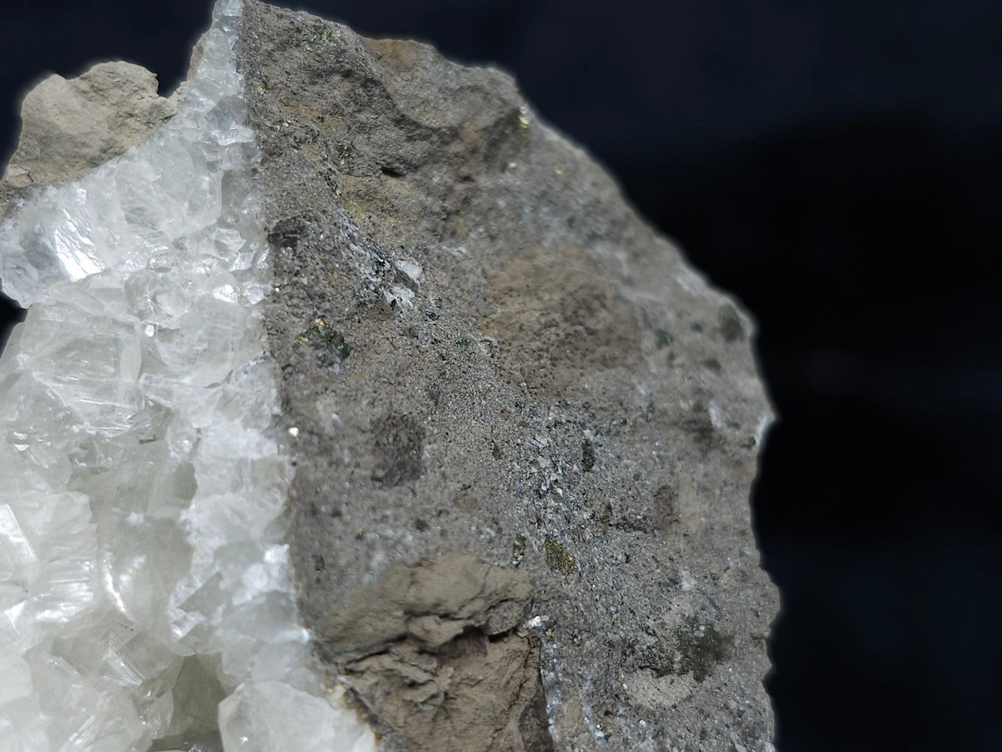 #33685 Super clear Nailhead Spar Calcite geode and  Chalcopyrite ore and multiple small fossils in the matrix