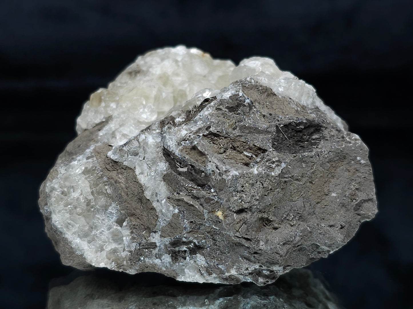 #33691 Super clear Nailhead Spar Calcite geode and Chalcopyrite ore and multiple small fossils in the matrix