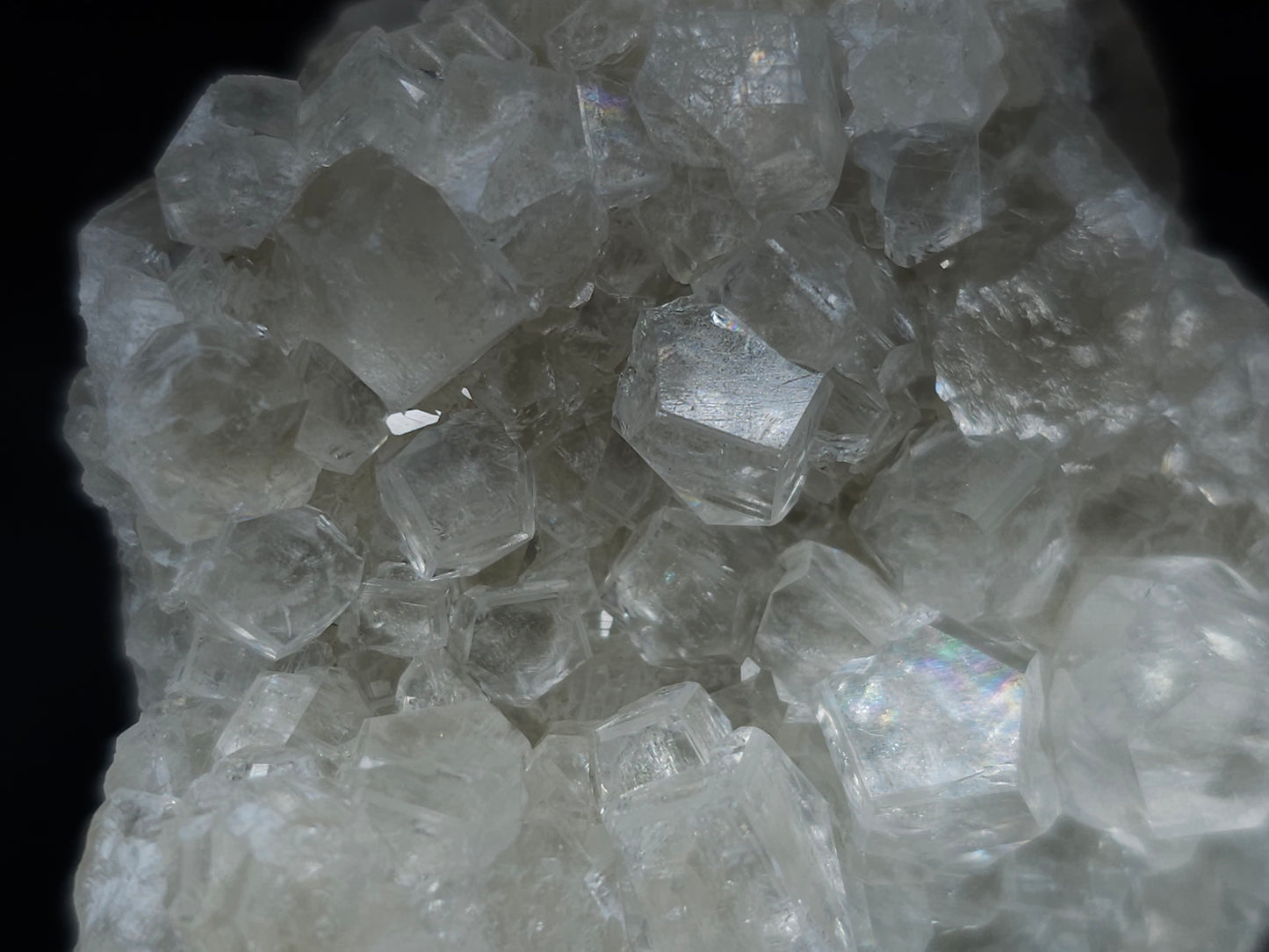 #33690 Super clear Nailhead Spar Calcite cluster and Chalcopyrite ore and multiple small fossils in the matrix