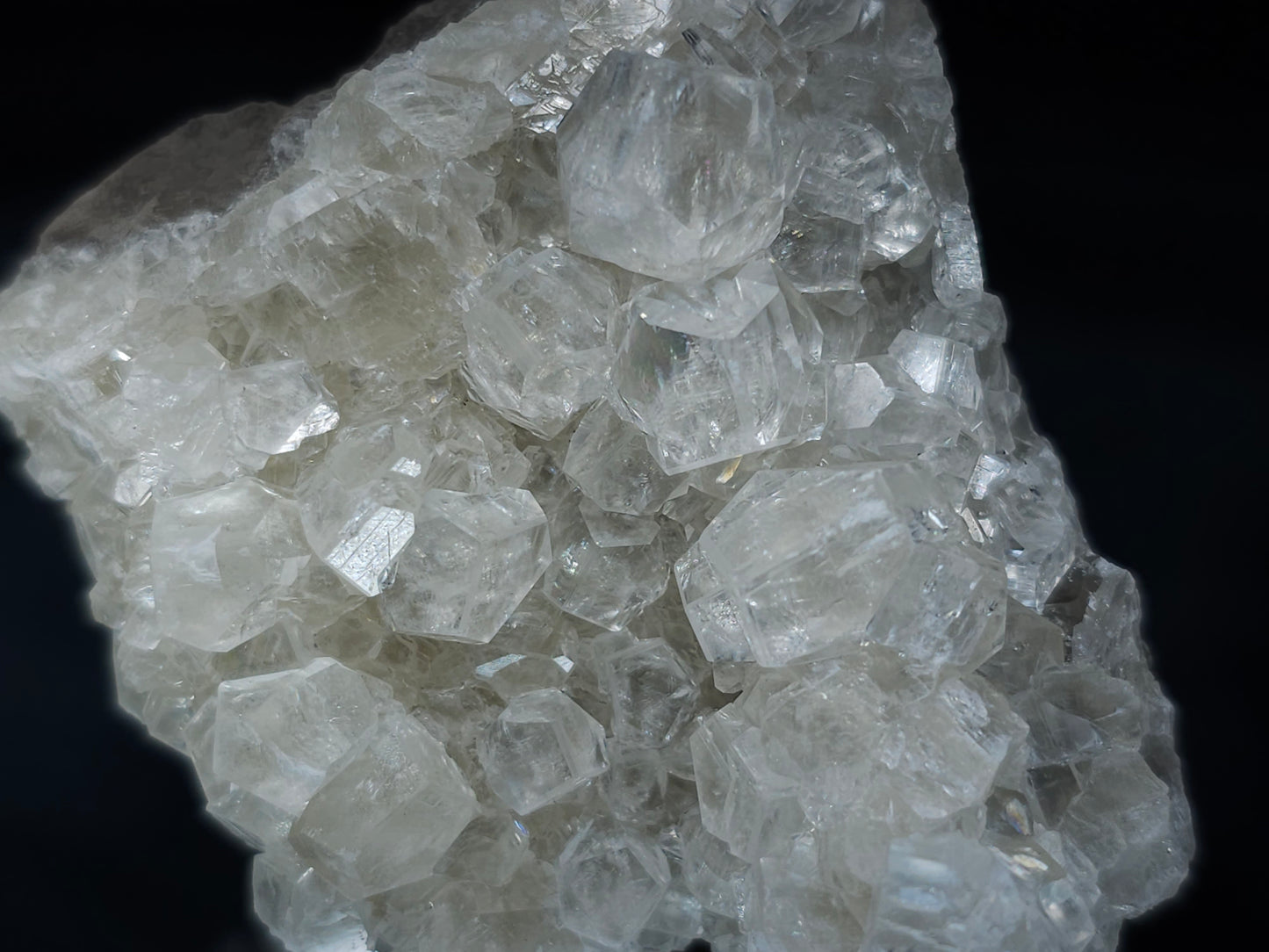 #33690 Super clear Nailhead Spar Calcite cluster and Chalcopyrite ore and multiple small fossils in the matrix