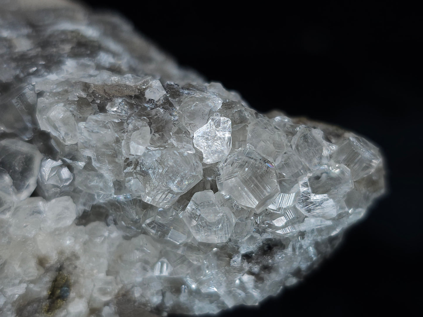 #33688 Super clear Nailhead Spar Calcite cluster and Chalcopyrite ore and multiple small fossils in the matrix