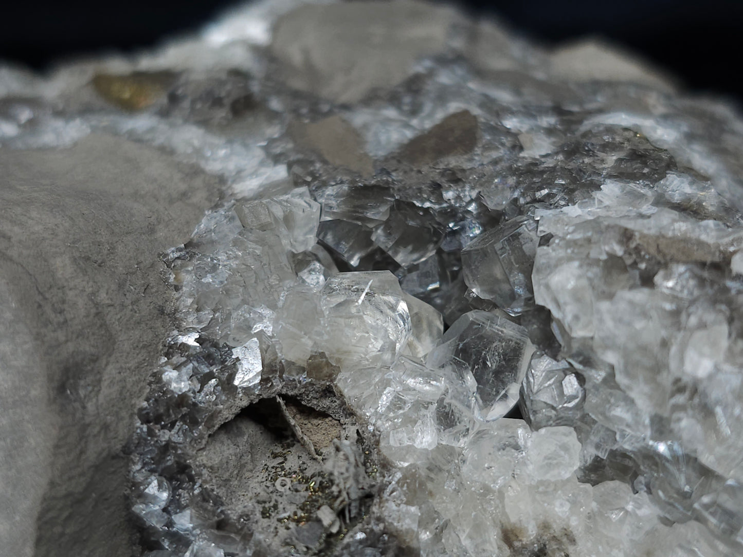 #33688 Super clear Nailhead Spar Calcite cluster and Chalcopyrite ore and multiple small fossils in the matrix
