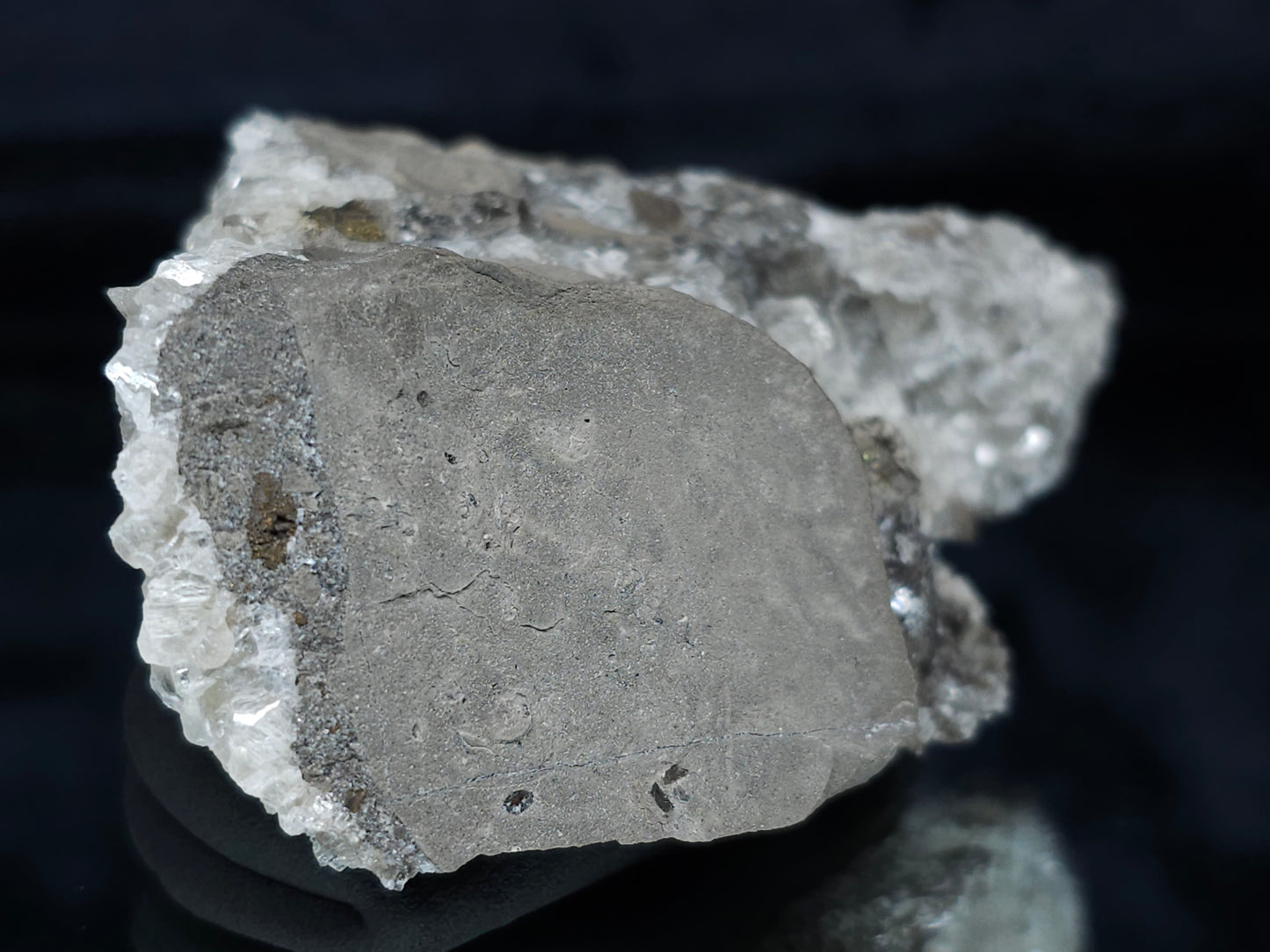 #33688 Super clear Nailhead Spar Calcite cluster and Chalcopyrite ore and multiple small fossils in the matrix