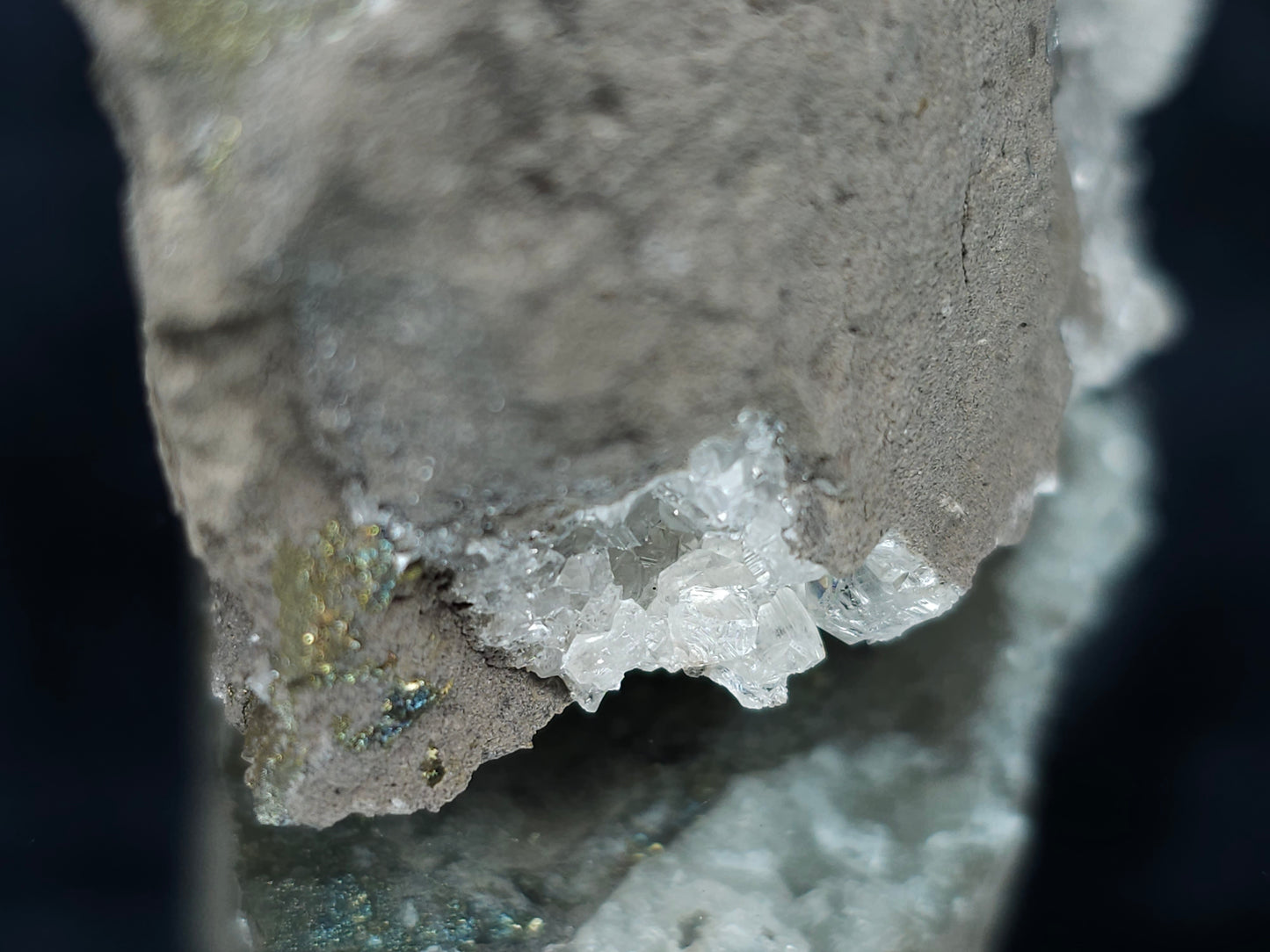 #33687 Super clear Nailhead Spar Calcite cluster and Chalcopyrite ore and multiple small fossils in the matrix