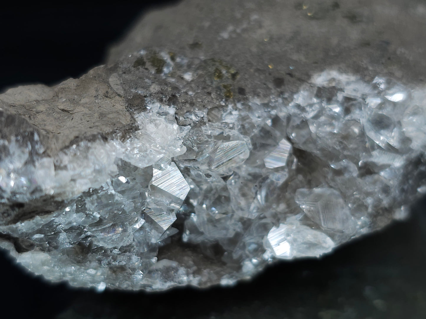 #33694 Super clear Nailhead Spar Calcite cluster and Chalcopyrite ore and multiple small fossils in the matrix