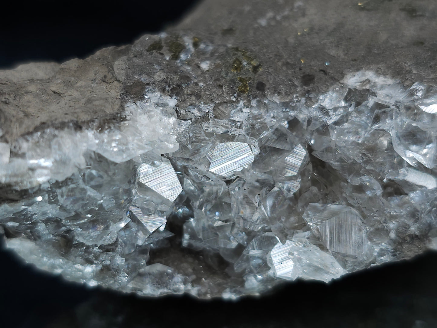 #33694 Super clear Nailhead Spar Calcite cluster and Chalcopyrite ore and multiple small fossils in the matrix