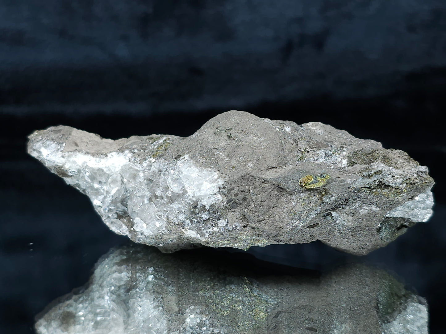 #33694 Super clear Nailhead Spar Calcite cluster and Chalcopyrite ore and multiple small fossils in the matrix