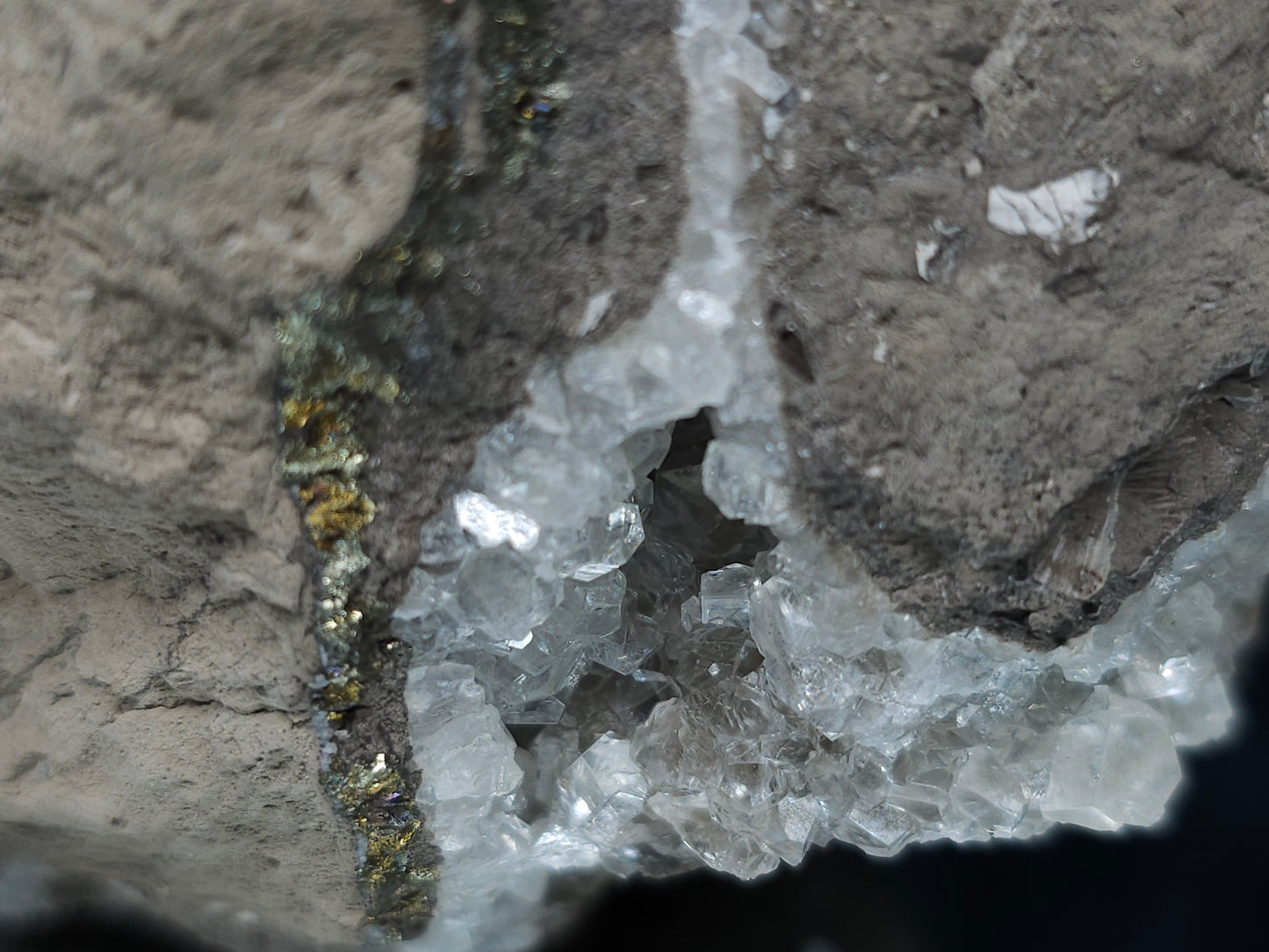 #33697 Super clear Nailhead Spar Calcite geode and Chalcopyrite ore and multiple small fossils in the matrix