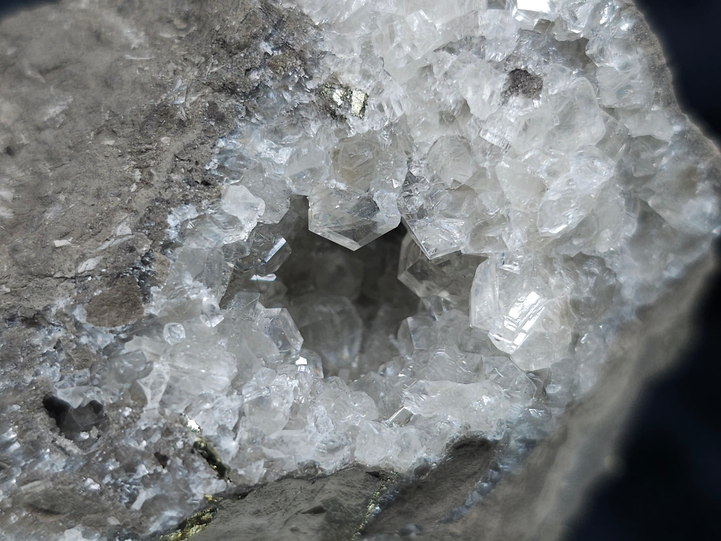 #33697 Super clear Nailhead Spar Calcite geode and Chalcopyrite ore and multiple small fossils in the matrix