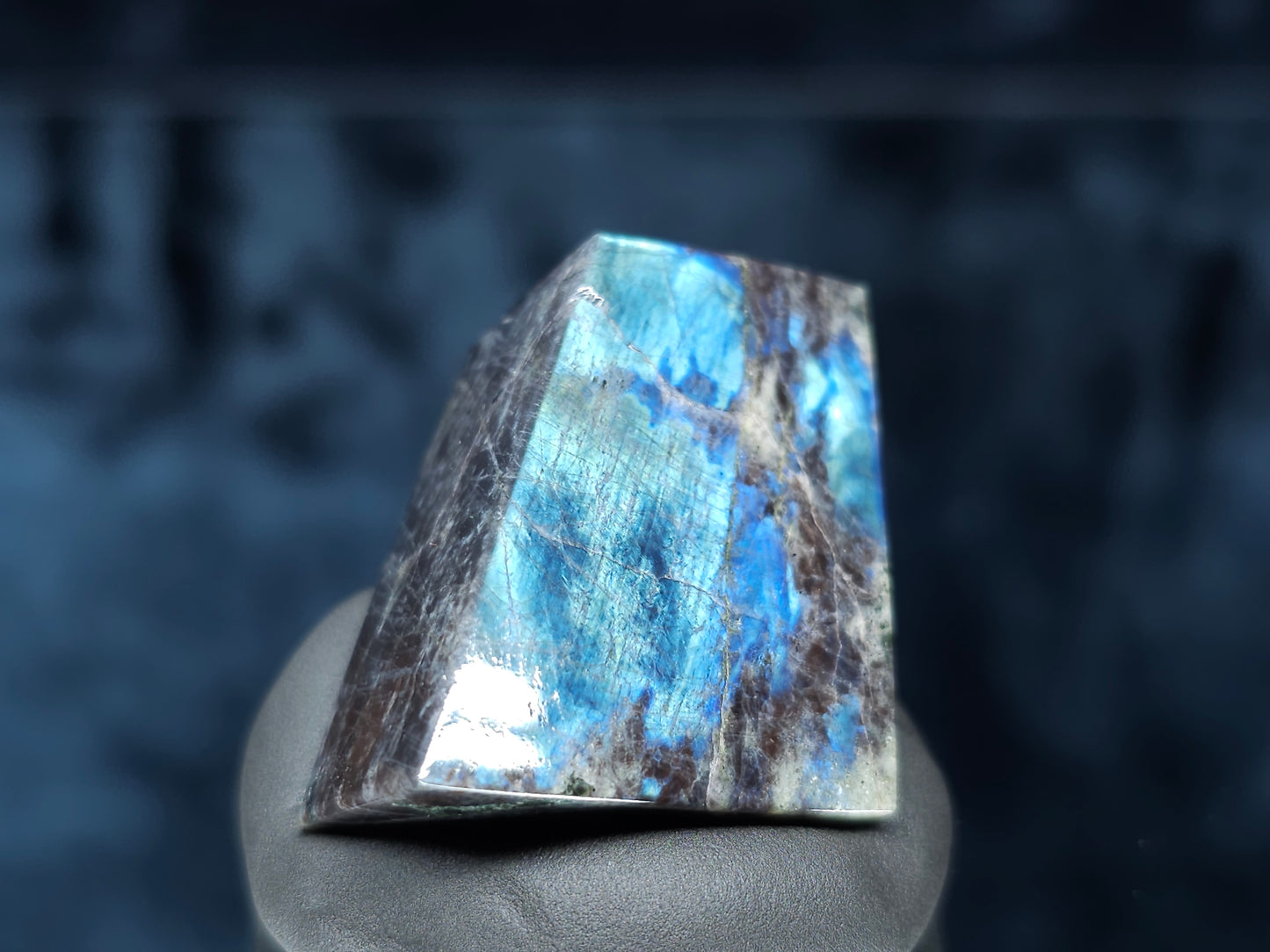 #44129 Labradorite