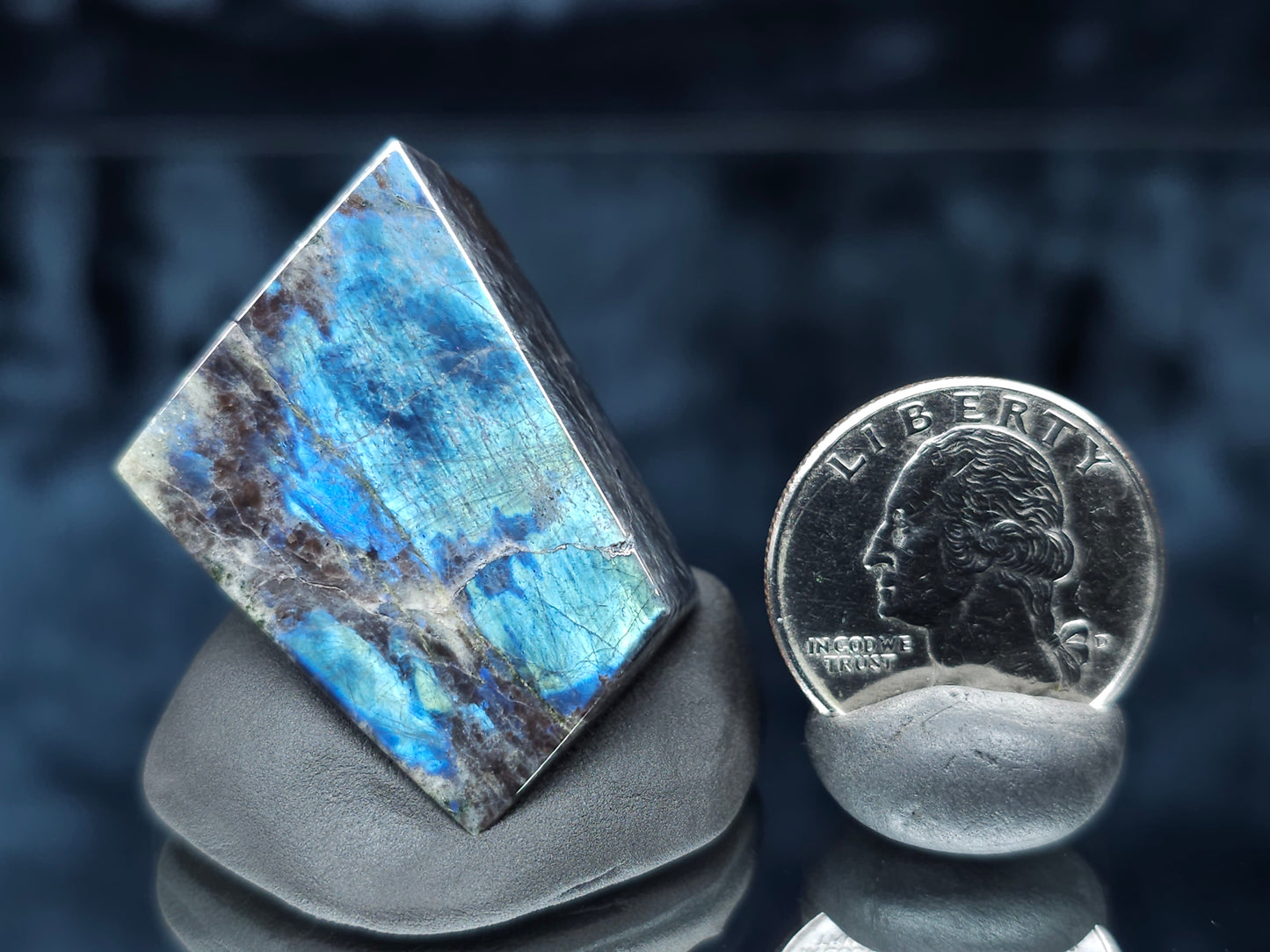 #44129 Labradorite