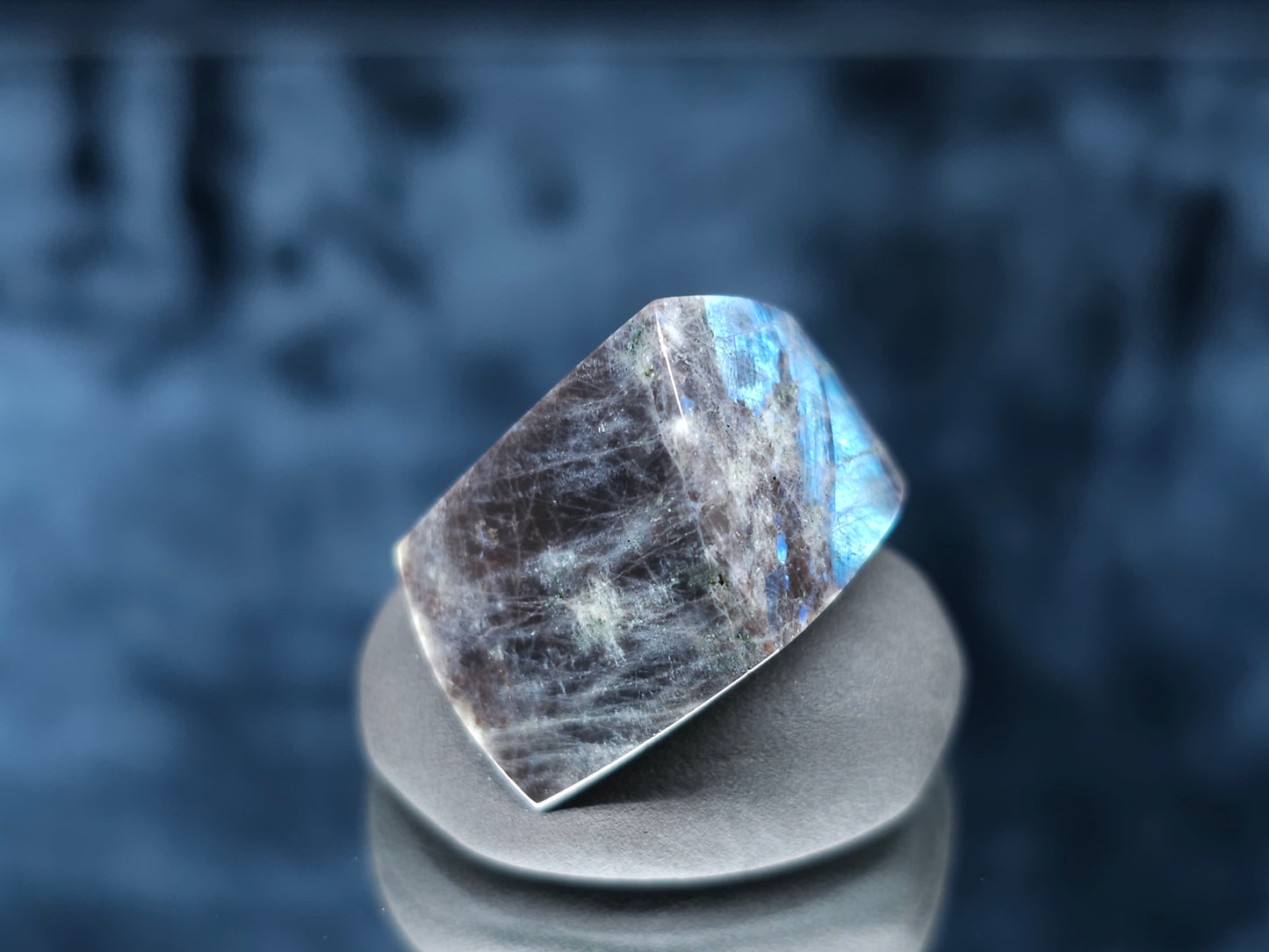 #44130 Labradorite