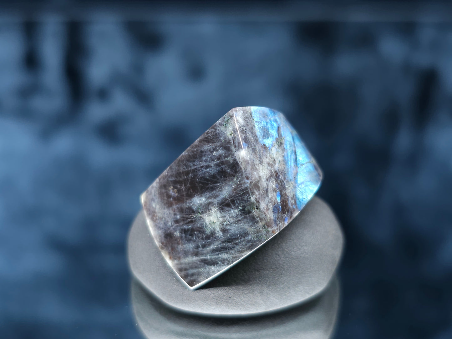 #44130 Labradorite