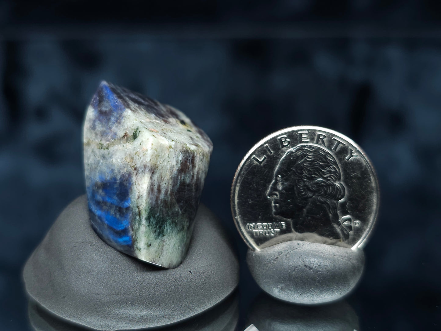 #44131 Labradorite