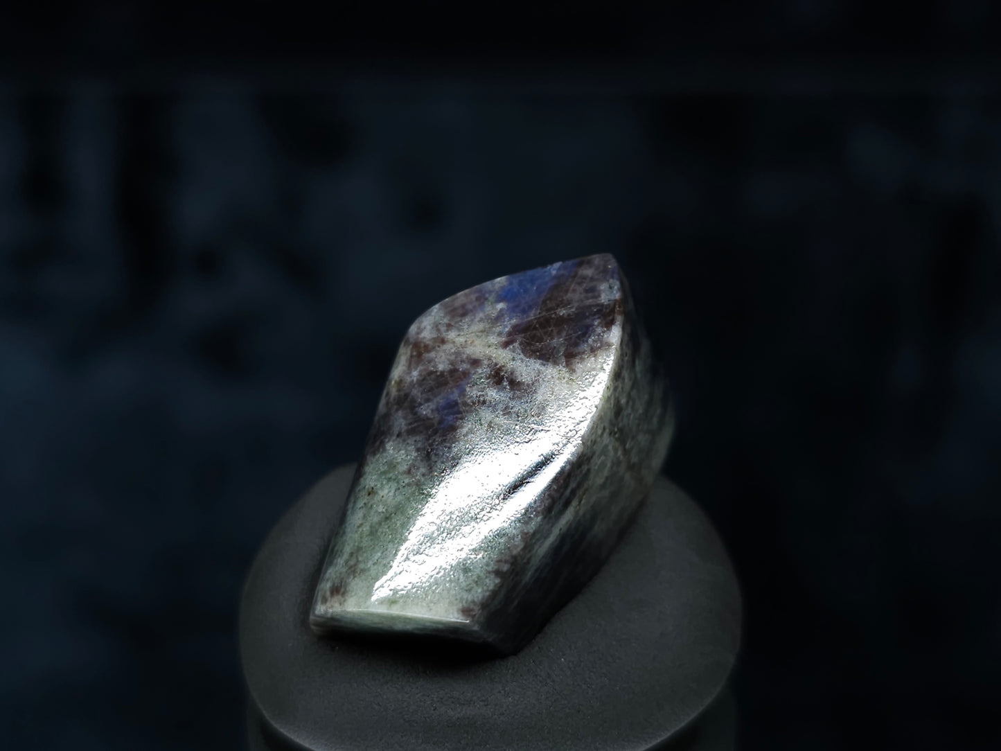 #44131 Labradorite