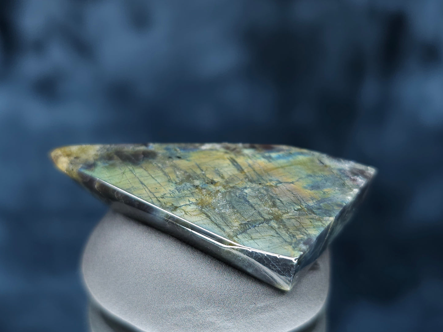 #44132 Labradorite