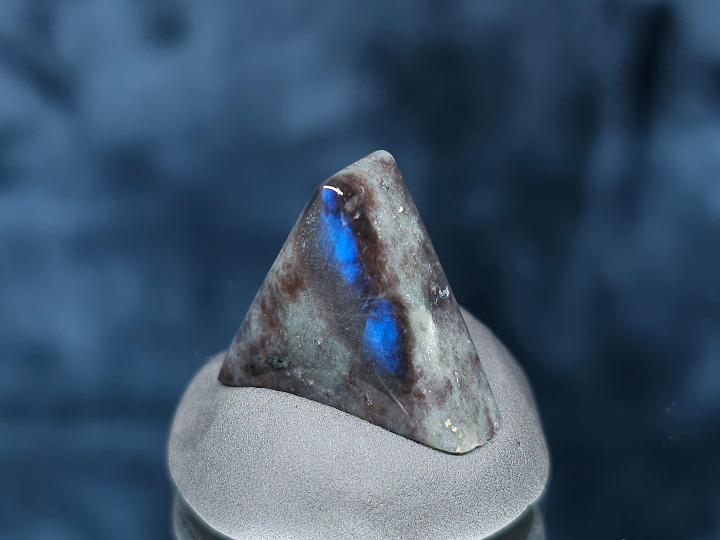 #44135 Labradorite