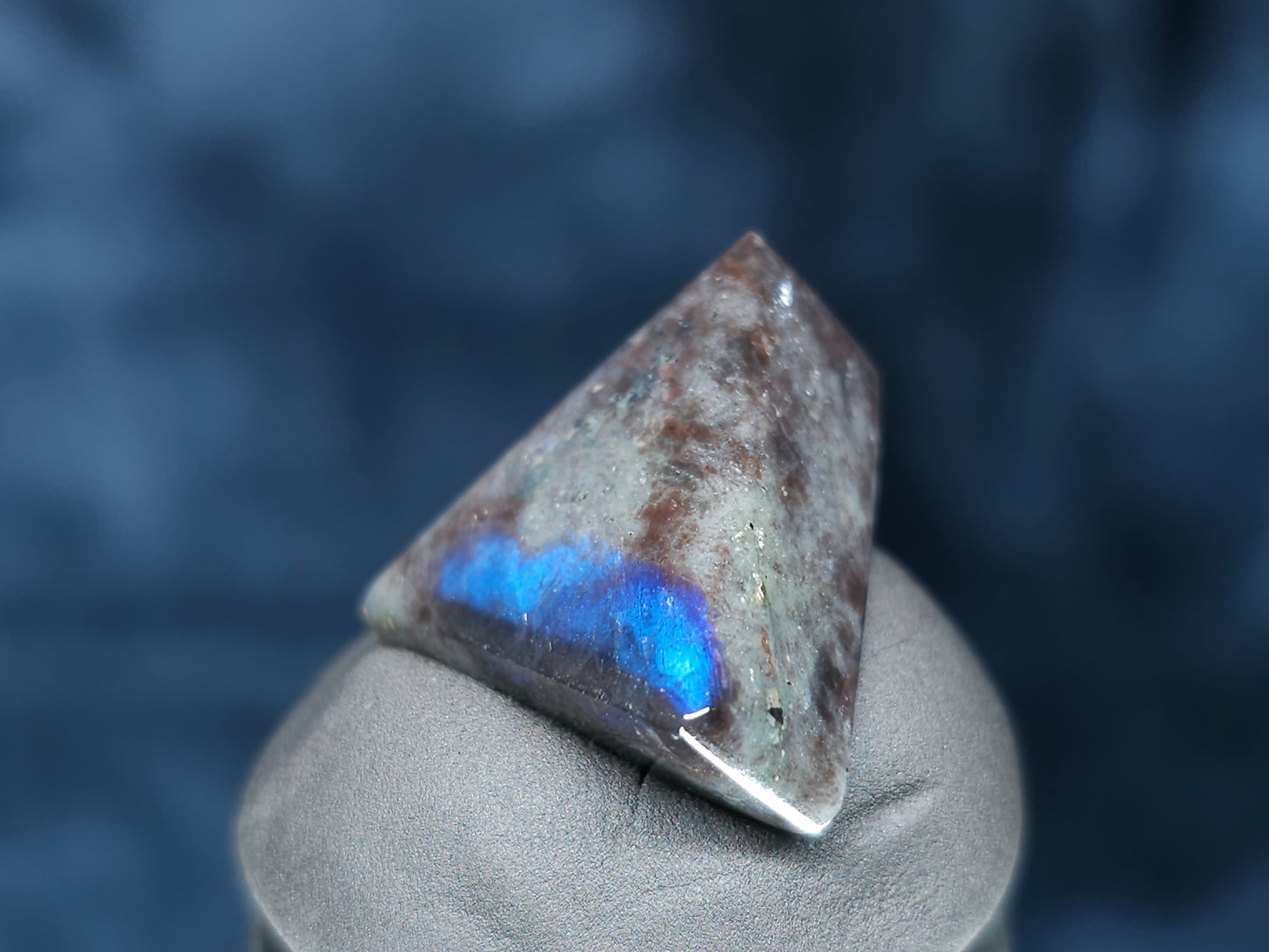 #44135 Labradorite