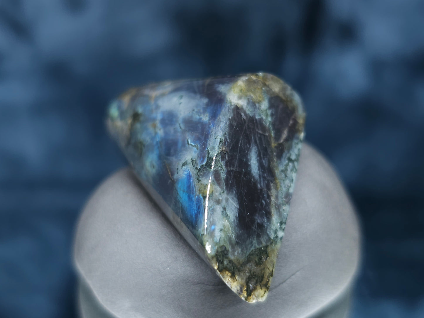 #44136 Labradorite