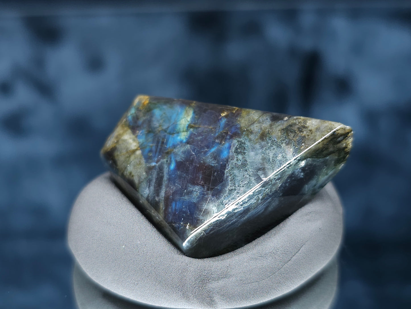 #44136 Labradorite