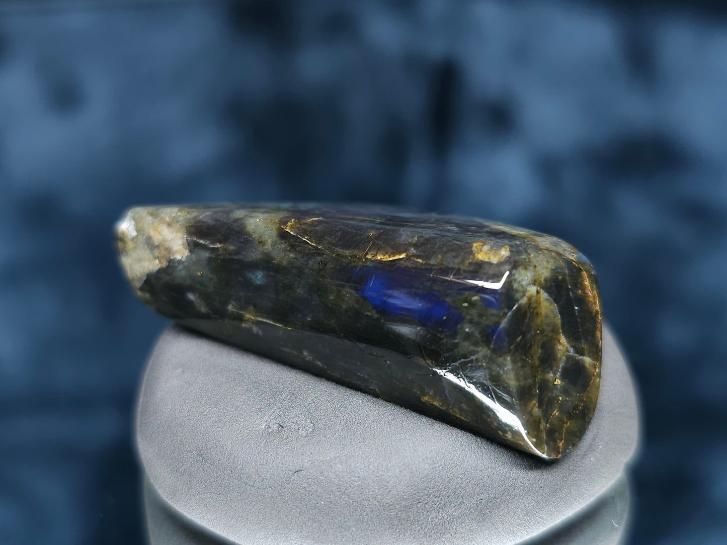 #44136 Labradorite