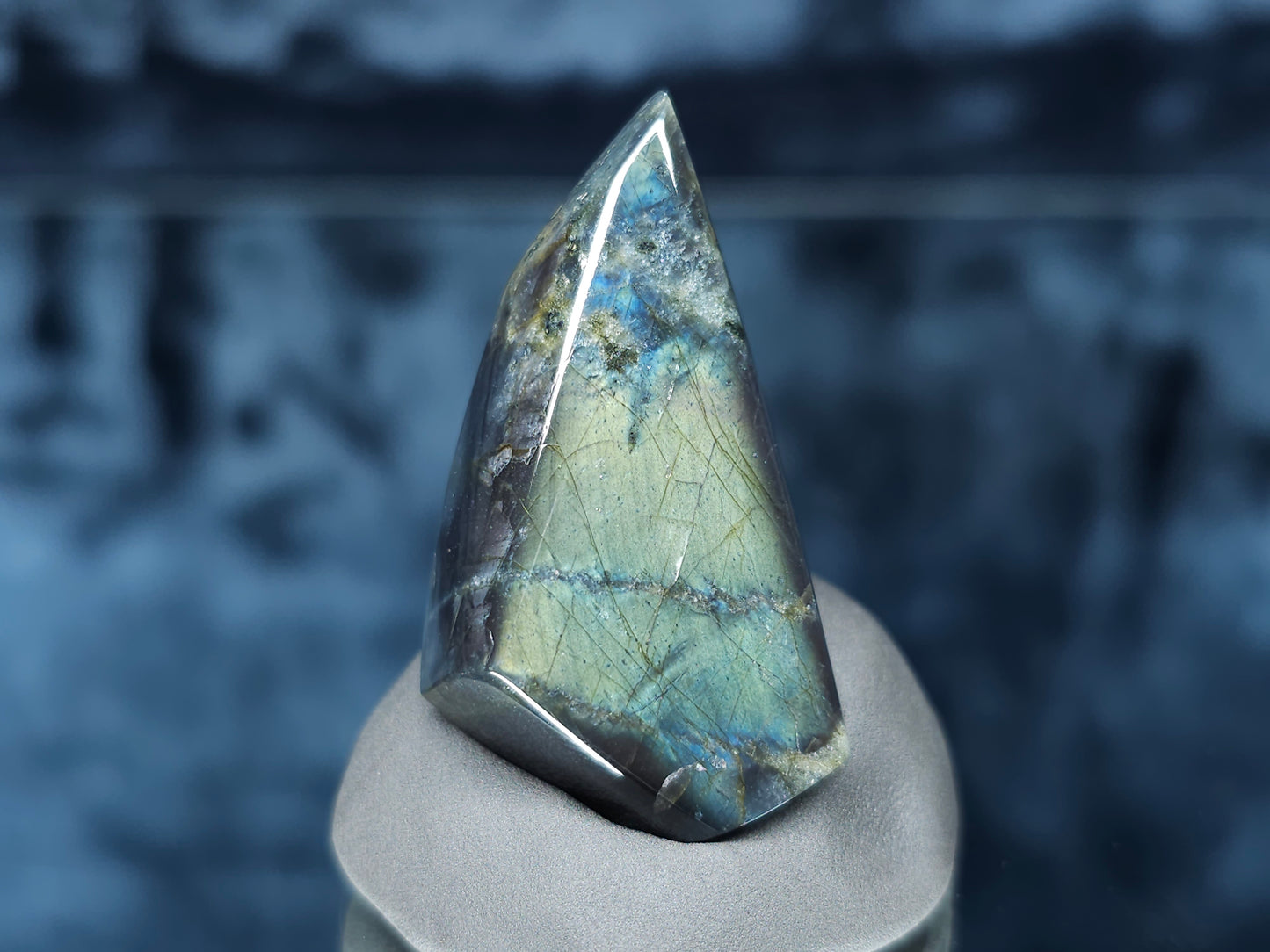 #44140 Labradorite