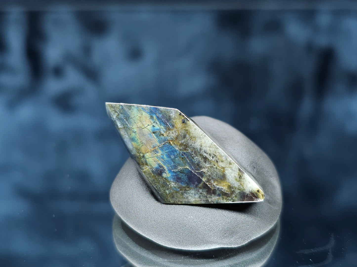 #44141 Labradorite