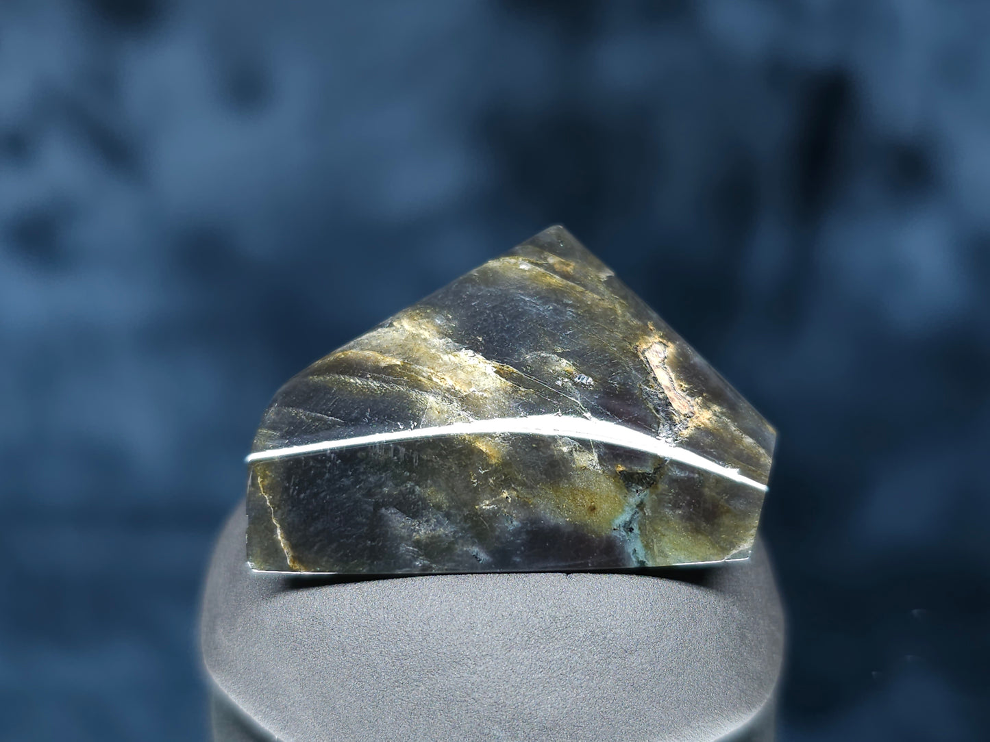 #44143 Labradorite