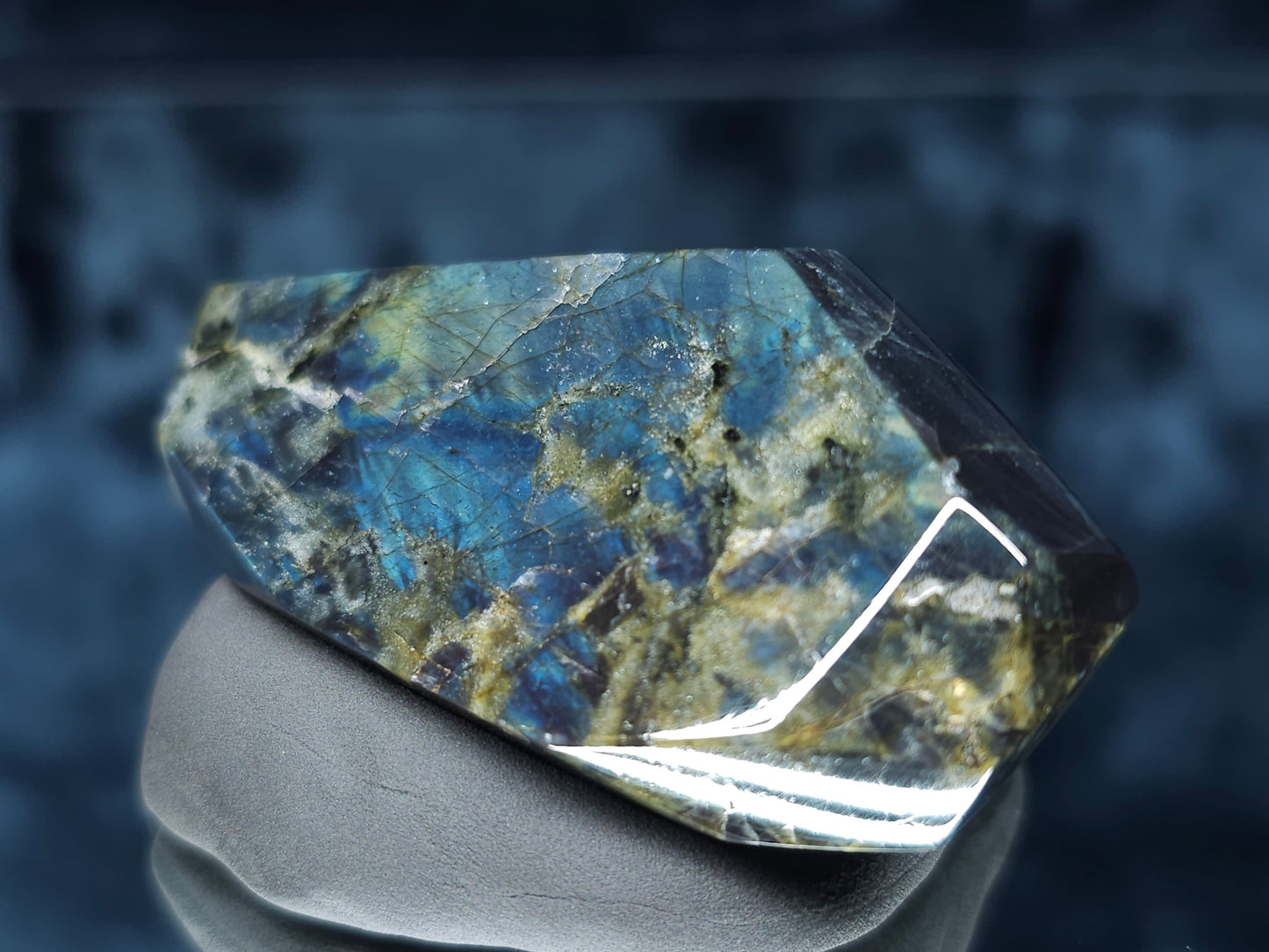 #44144 Labradorite