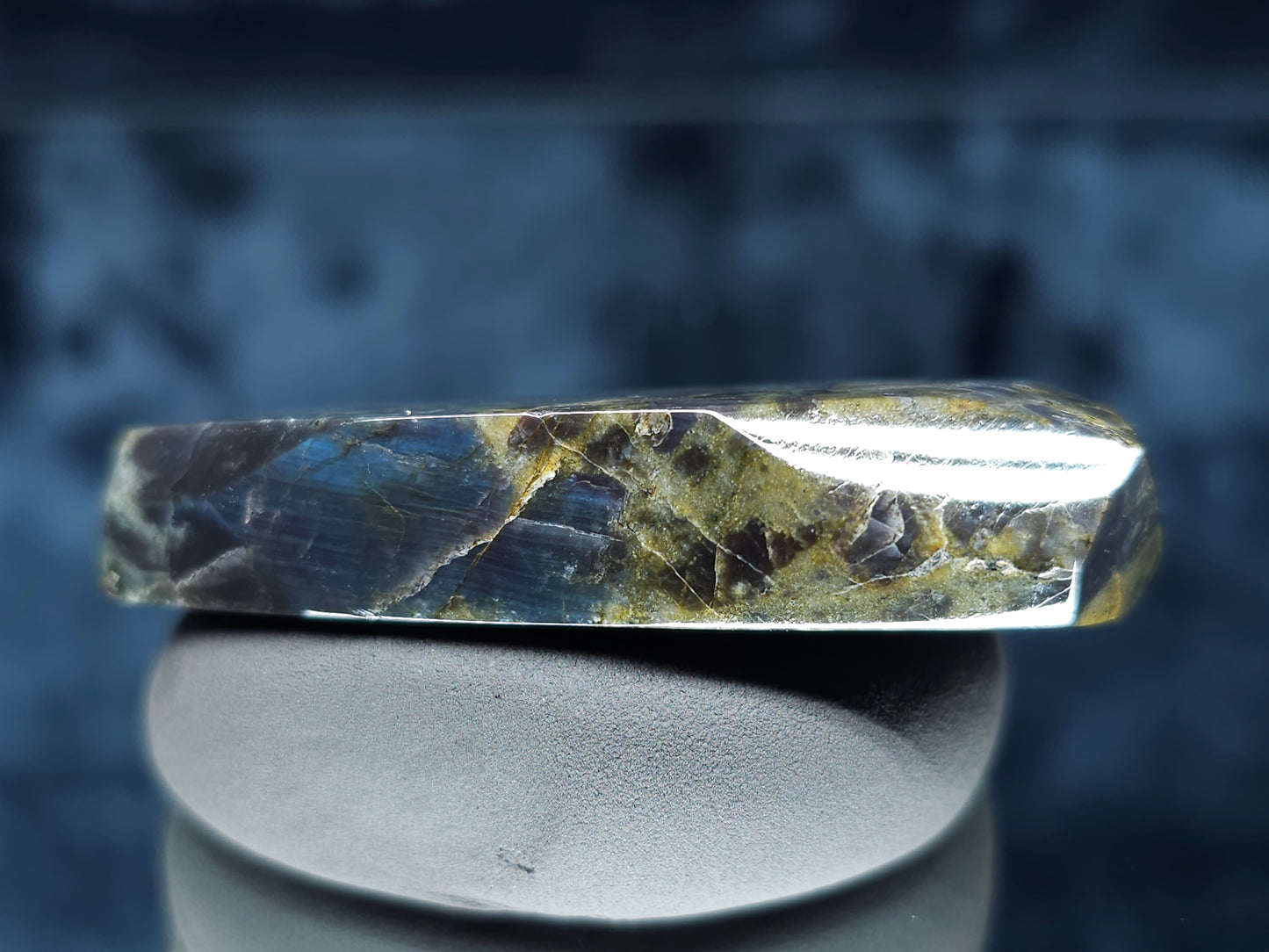 #44144 Labradorite