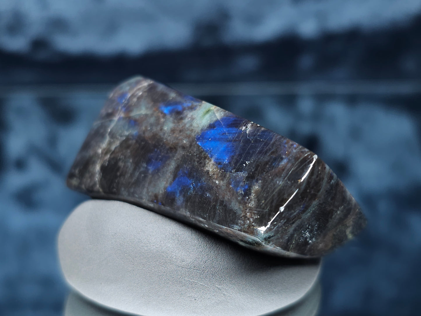 #44146 Labradorite