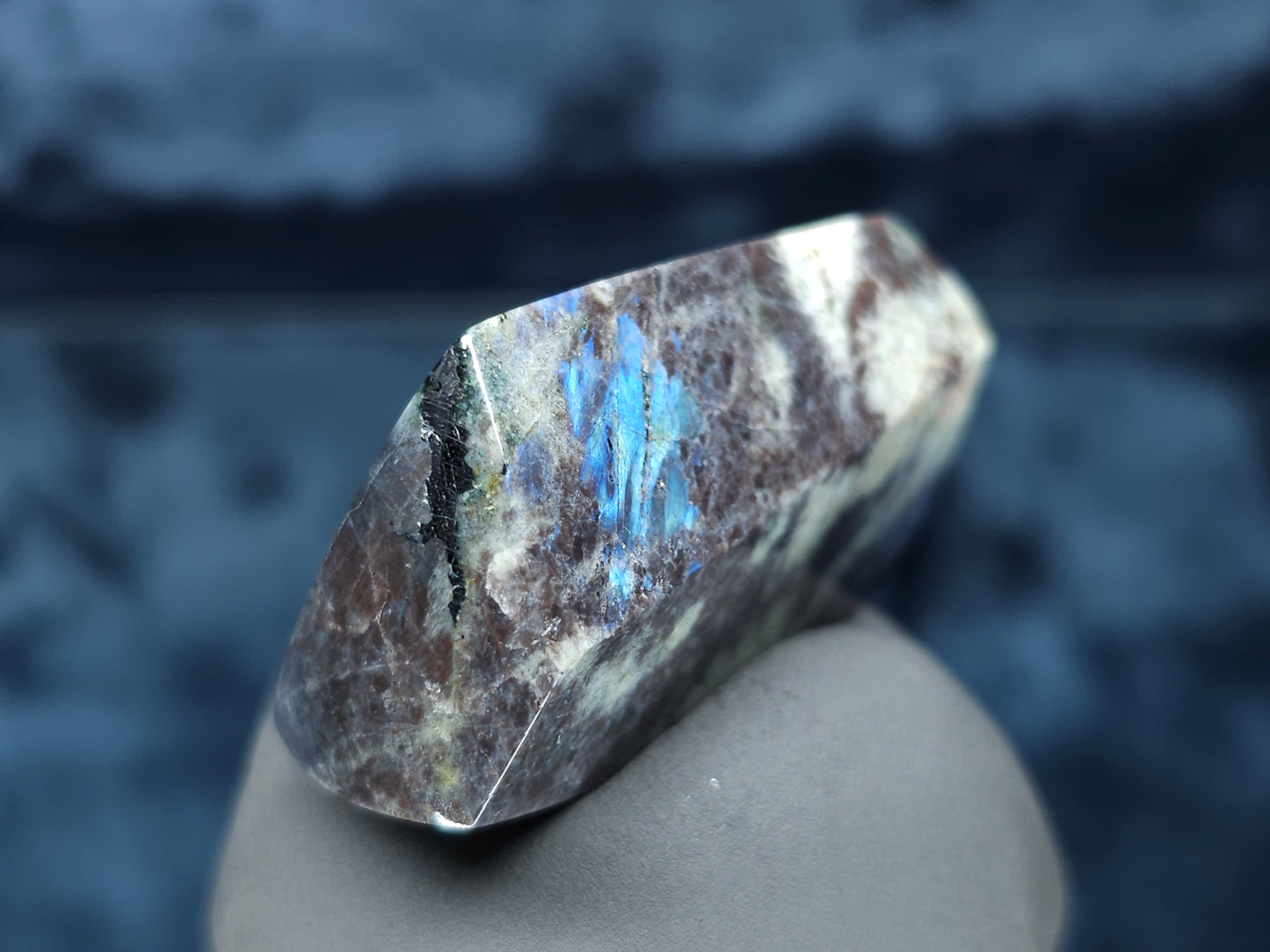 #44148 Labradorite