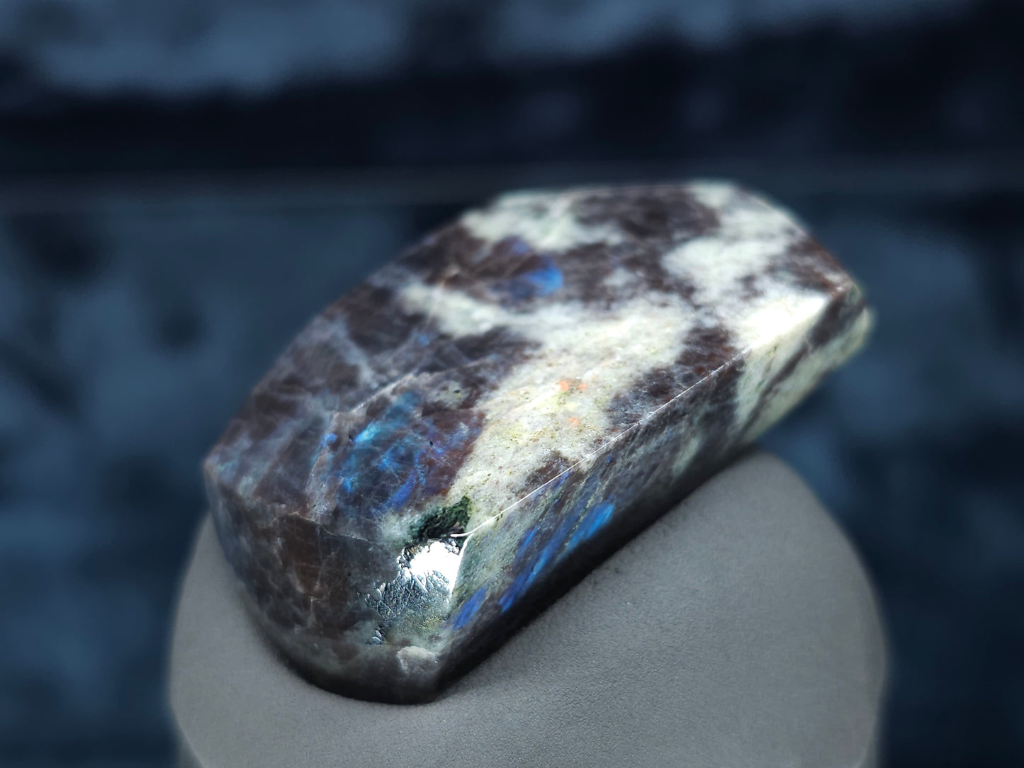 #44148 Labradorite