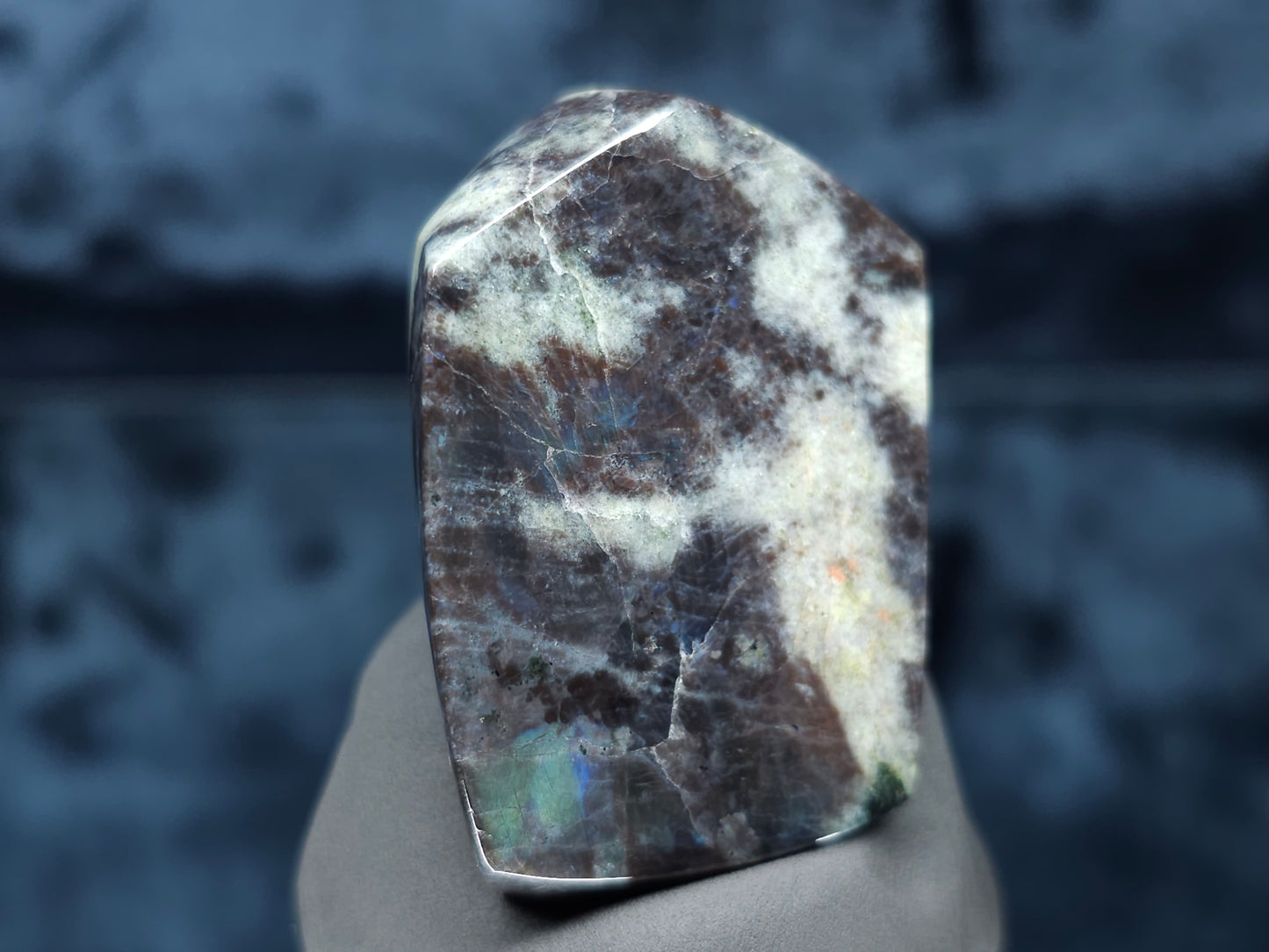 #44148 Labradorite