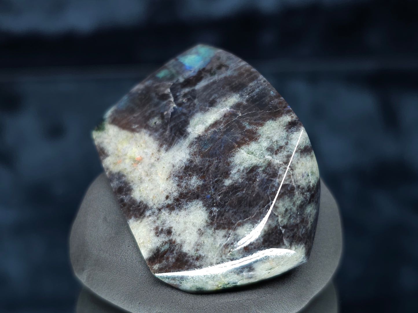 #44148 Labradorite