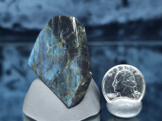 #44149 Labradorite